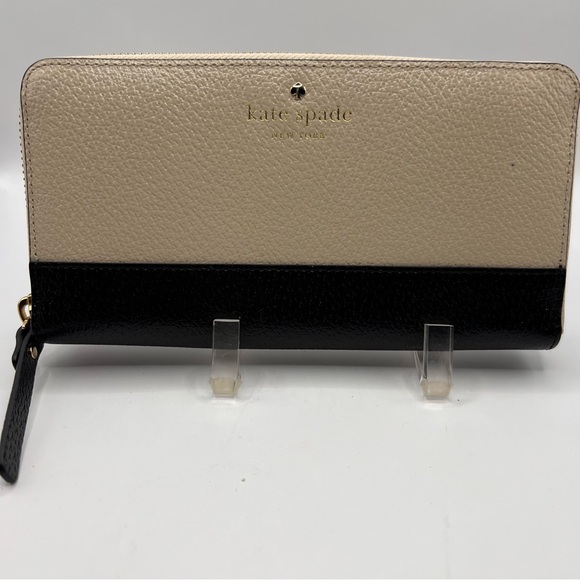 MINT Kate Spade Large Color Blocked Black Tan Zip Around Wallet No Wear Marks - Picture 1 of 6